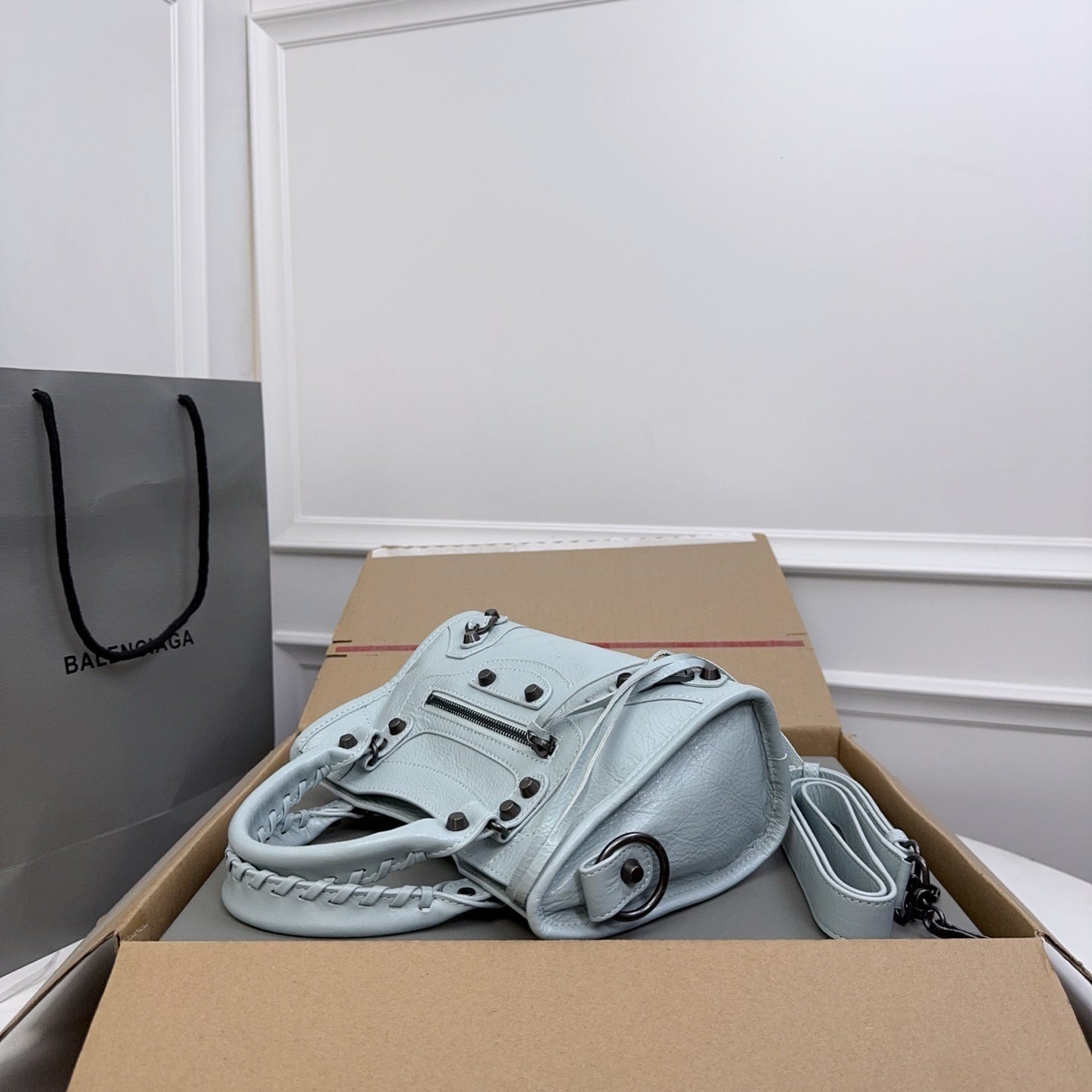 new-luxury-designer-bags-nm24047