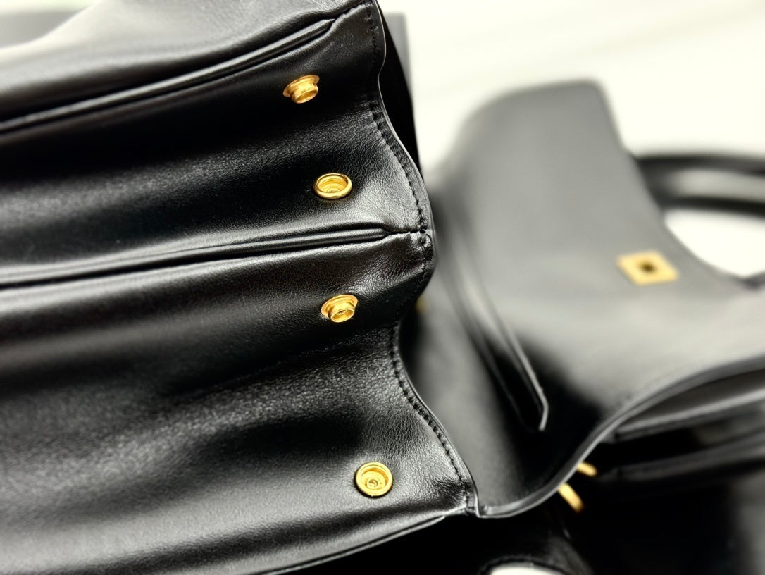 new-luxury-designer-bags-nm25089