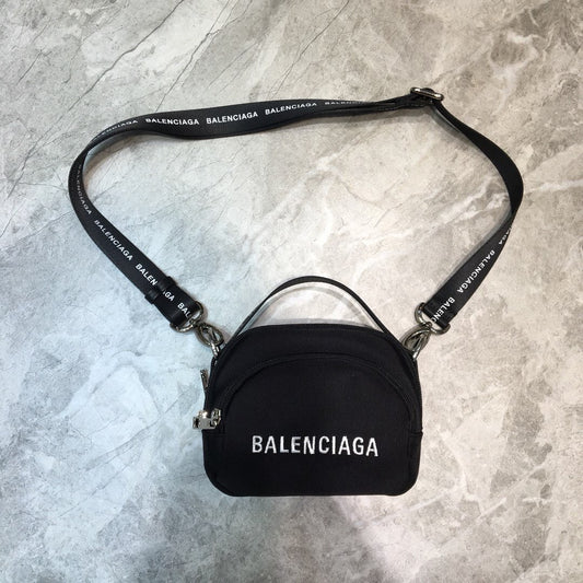 new-luxury-designer-bags-nm24488