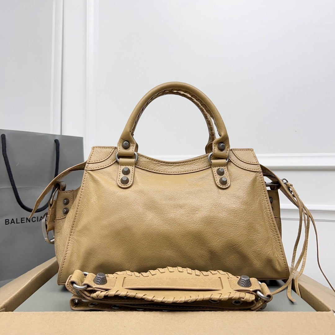 new-luxury-designer-bags-nm24272