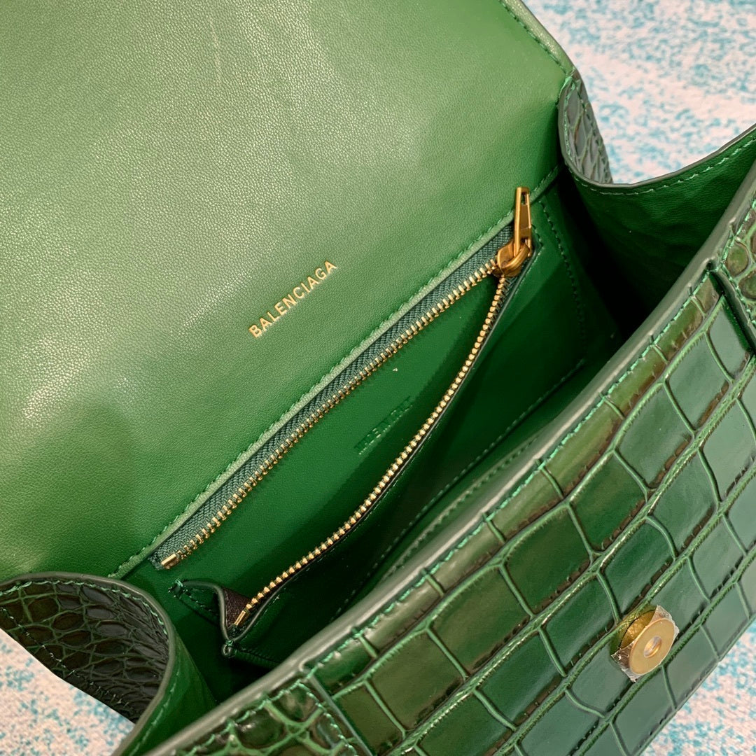 new-luxury-designer-bags-nm24080