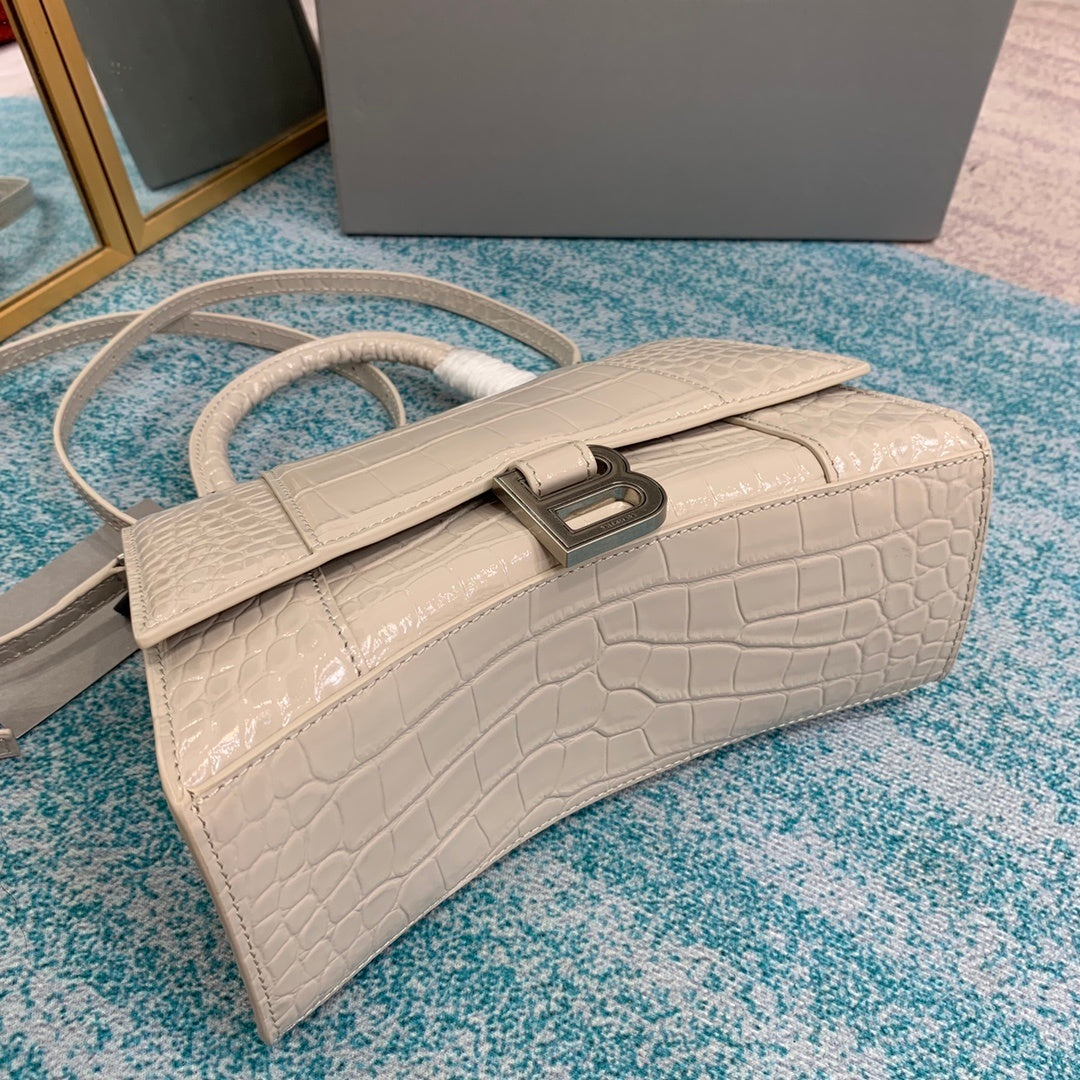 new-luxury-designer-bags-nm24071