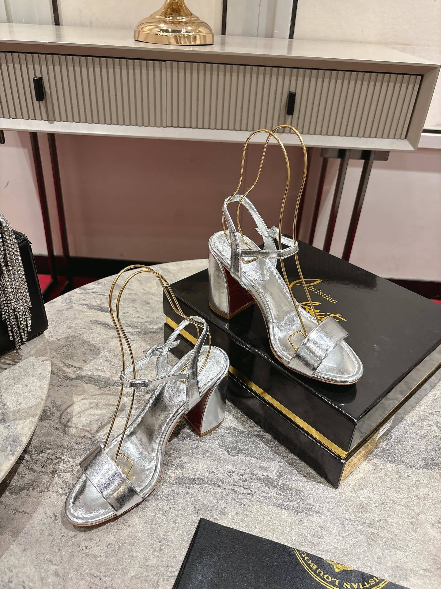 Dragons Bags - High-Quality Designer Products for You - AFFORDABLE LUXURY HEELS - 8303