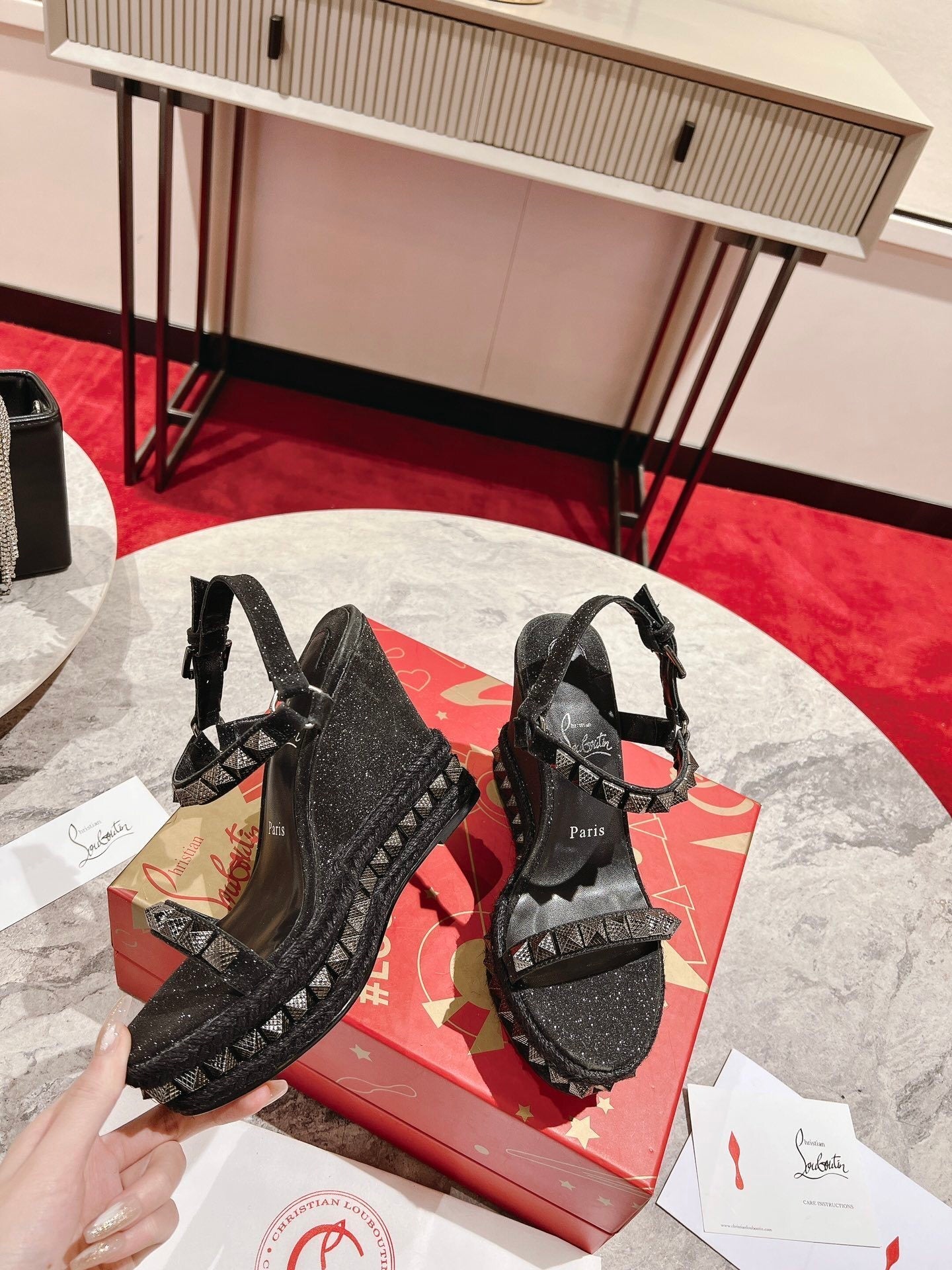 Dragons Bags - High-Quality Designer Products for You - AFFORDABLE LUXURY HEELS - 8319