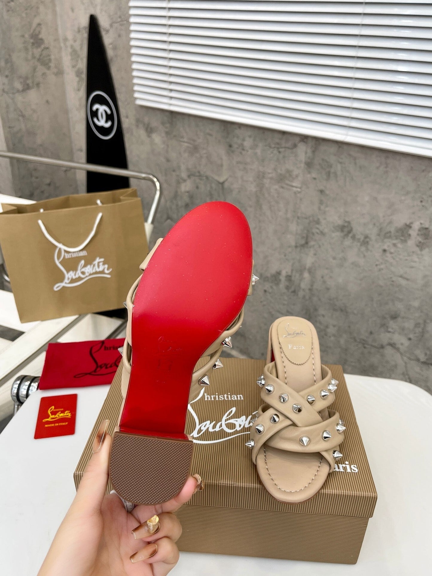 Dragons Bags - High-Quality Designer Products for You - AFFORDABLE LUXURY HEELS - 8003
