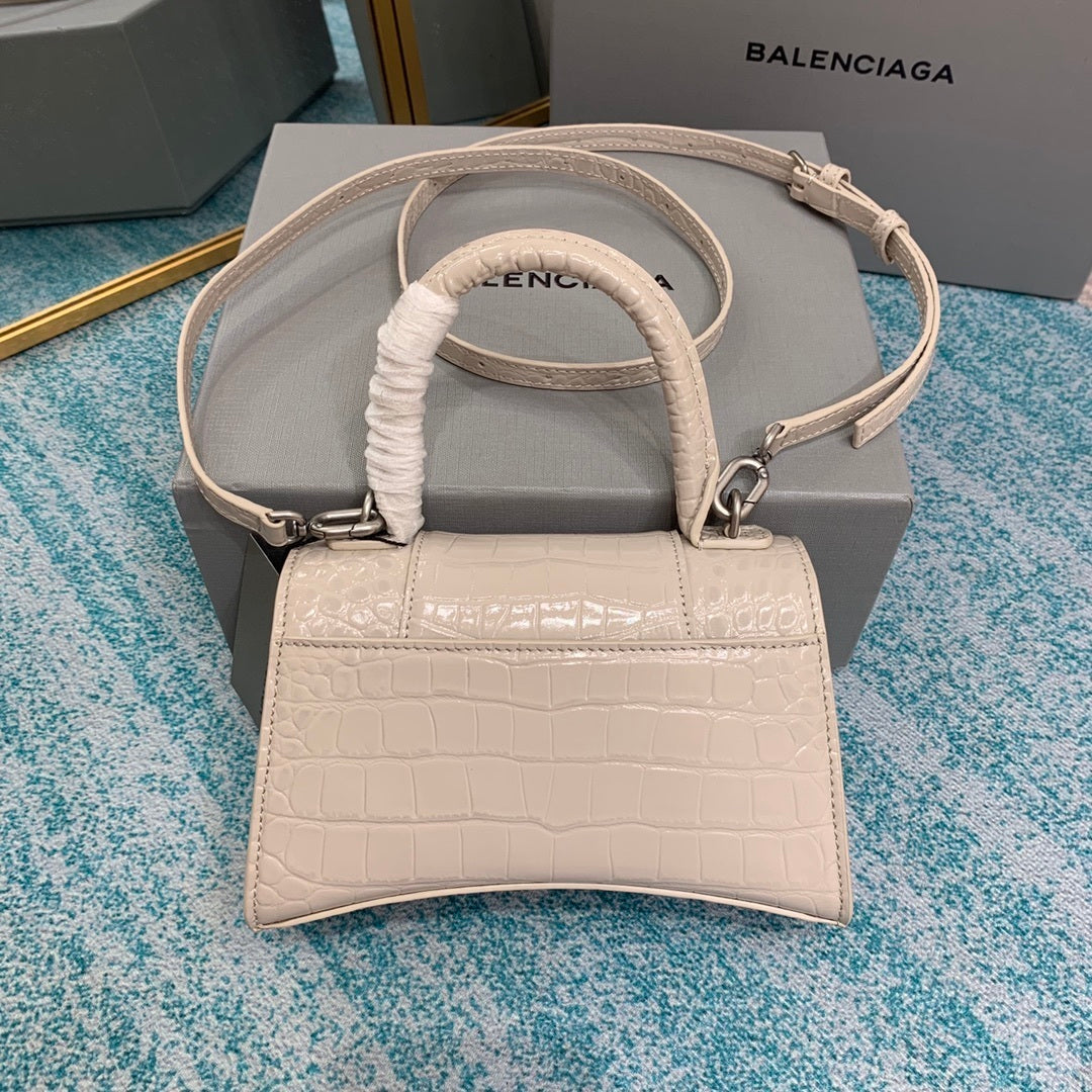 new-luxury-designer-bags-nm24076