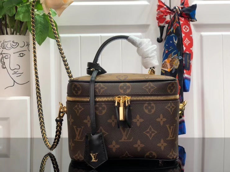 new-luxury-designer-bags-nm22074