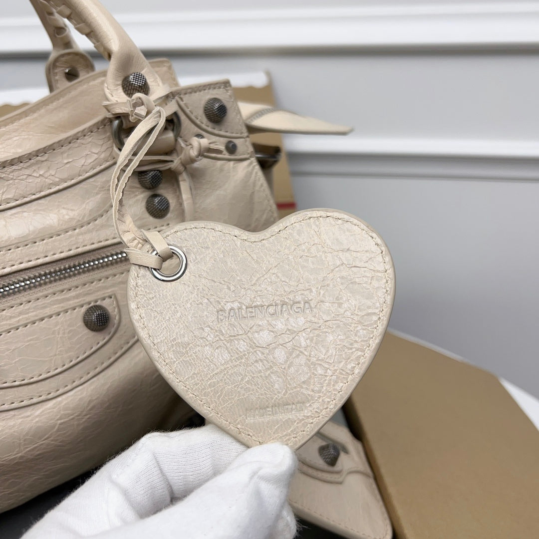 new-luxury-designer-bags-nm24277