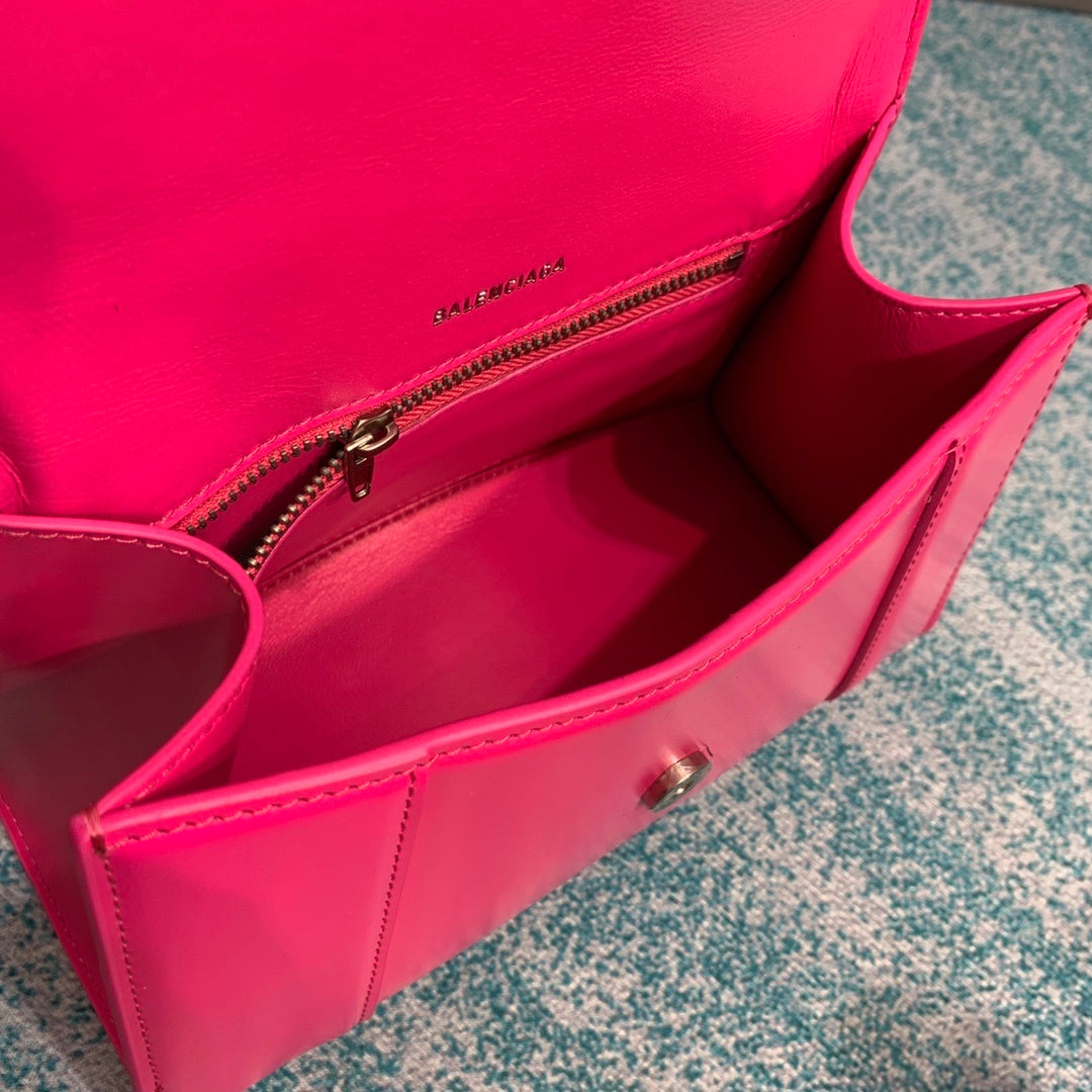 new-luxury-designer-bags-nm24083