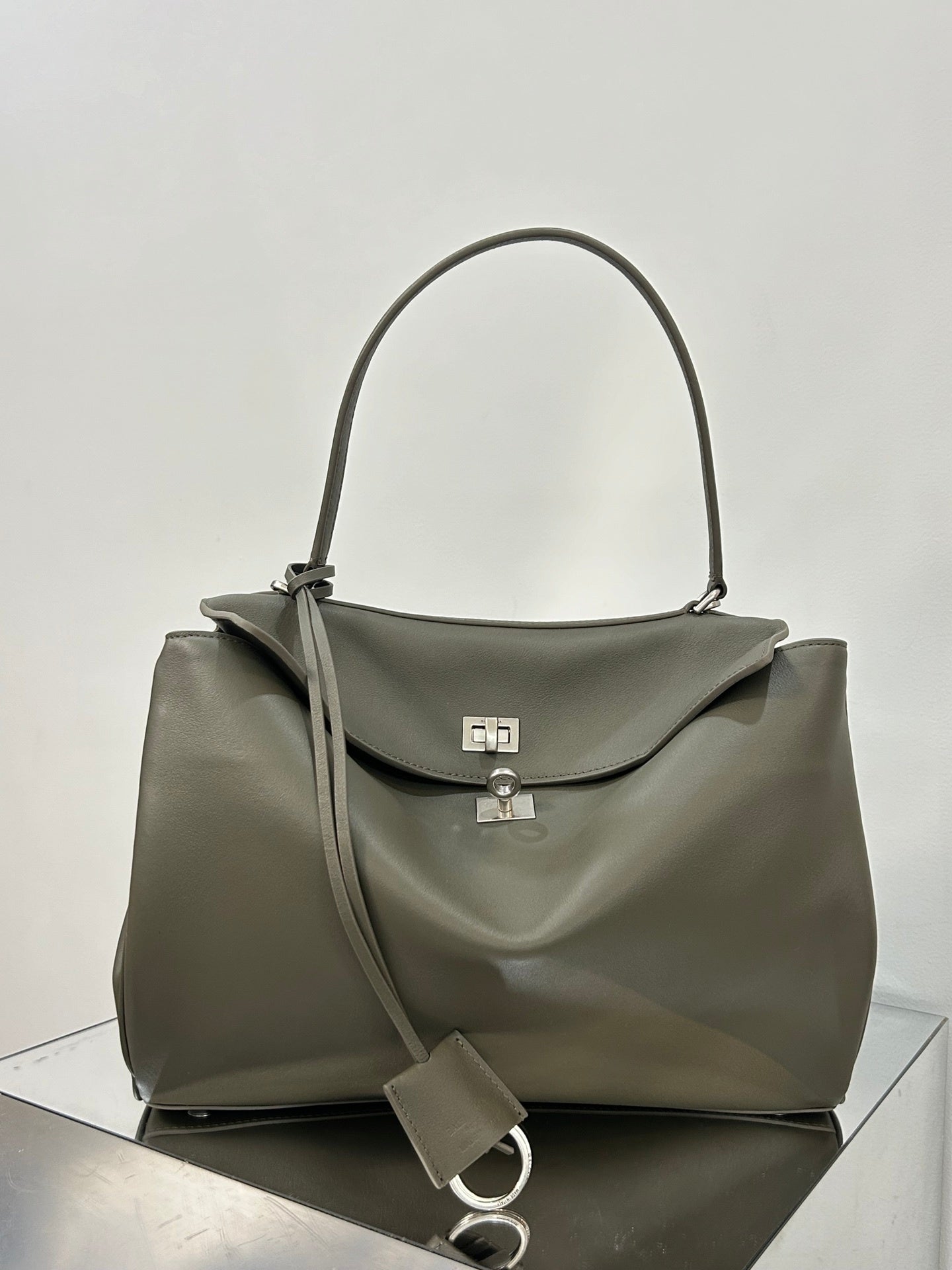 new-luxury-designer-bags-nm24561