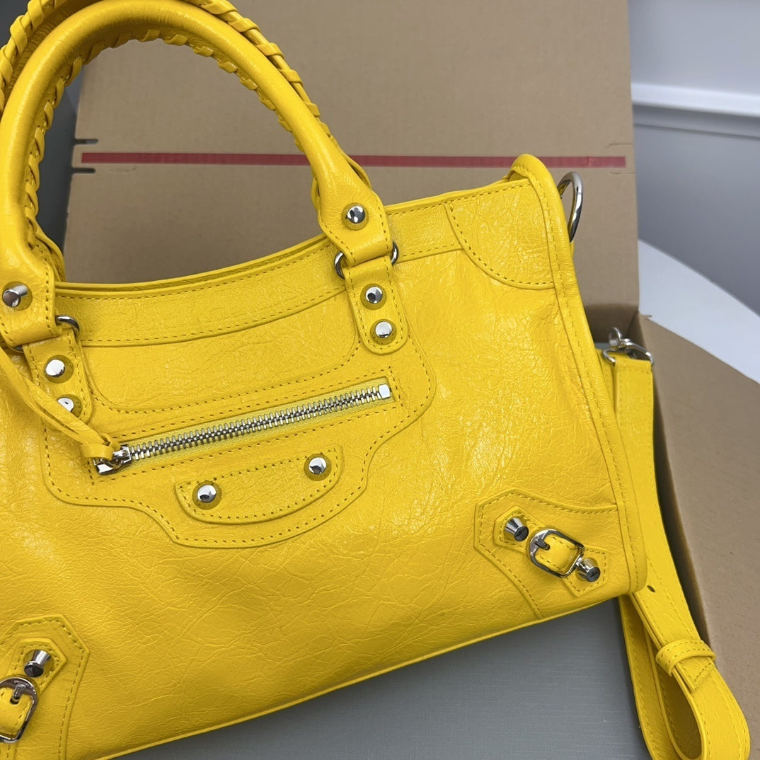 new-designer-premium-bags-nm24028