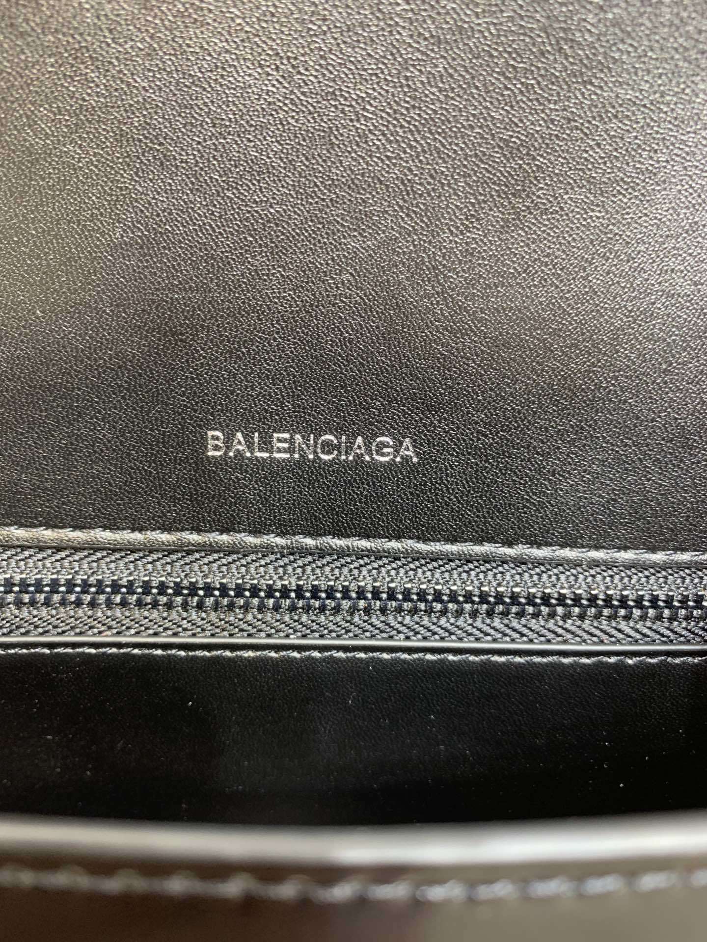 new-luxury-designer-bags-nm24072