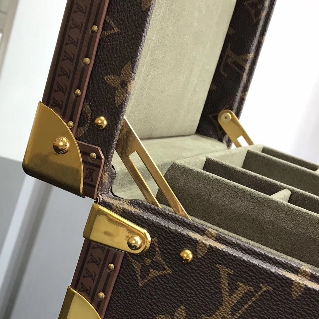 Dragons Bags - Best High-End Brands in One Place - AFFORDABLE LUXURY BAGS - 4021
