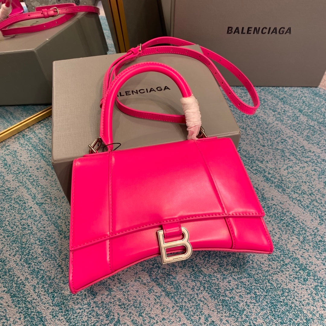 new-luxury-designer-bags-nm24083