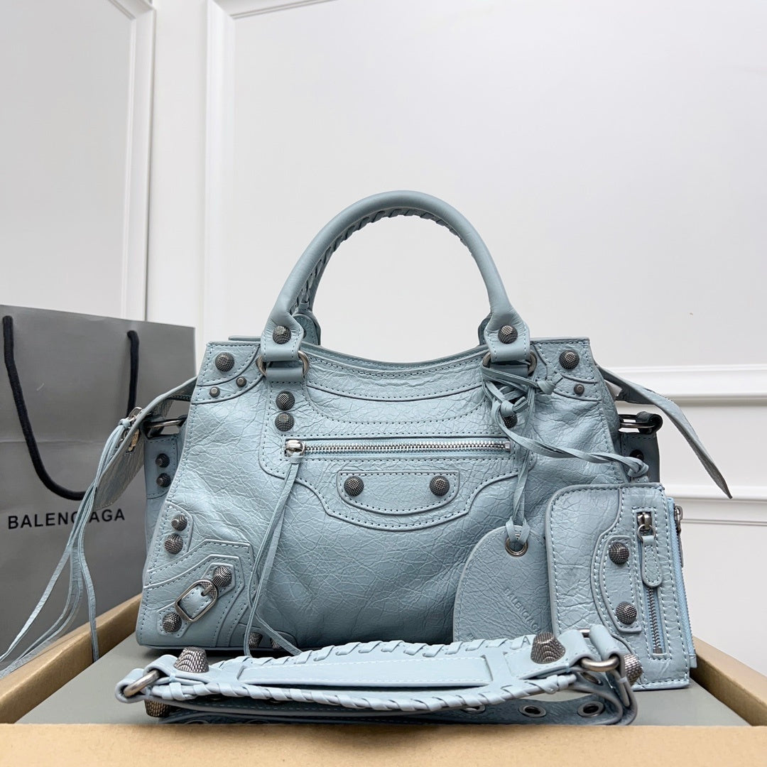 new-luxury-designer-bags-nm24271