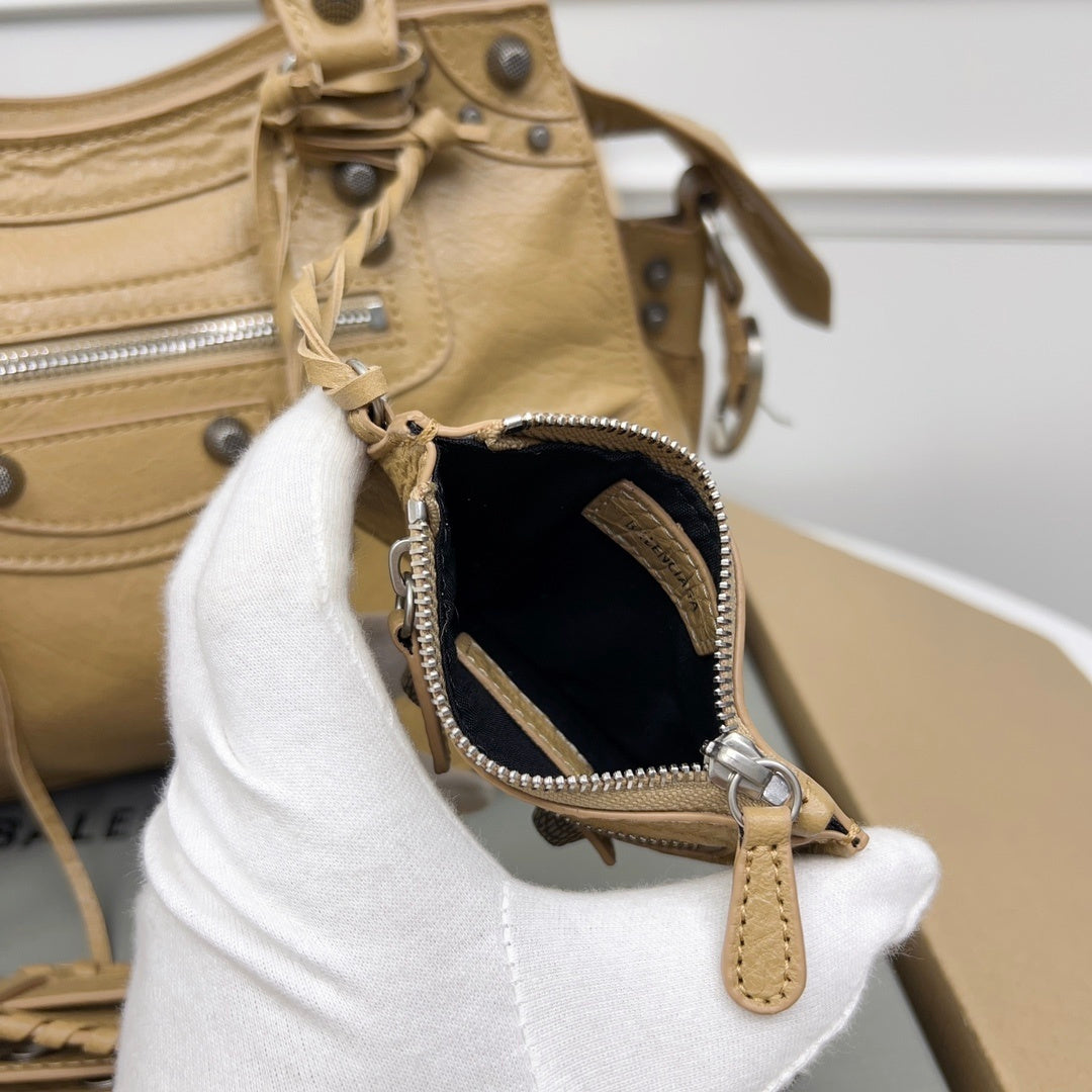 new-luxury-designer-bags-nm24272