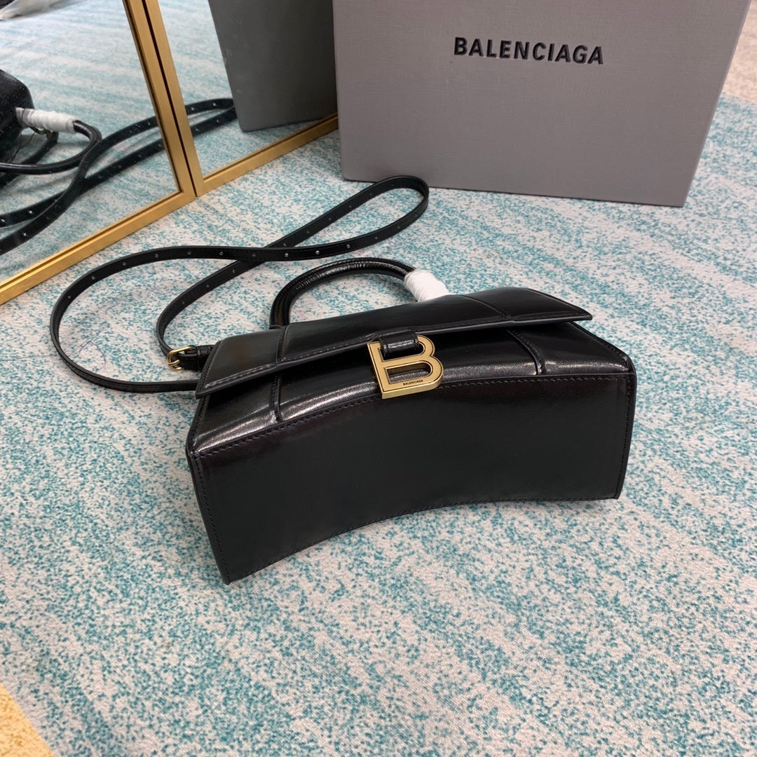 new-luxury-designer-bags-nm24085