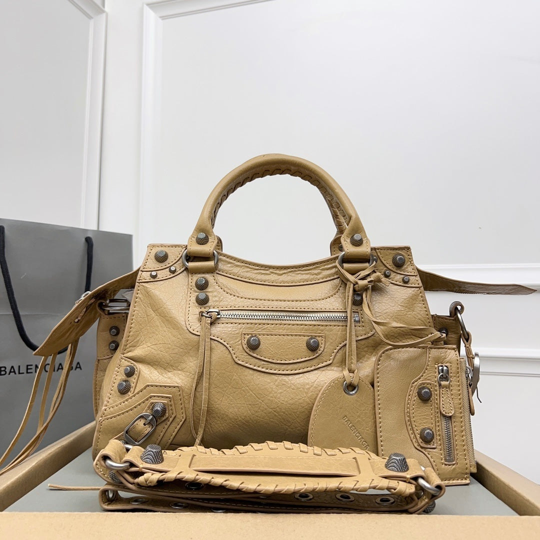 new-luxury-designer-bags-nm24272