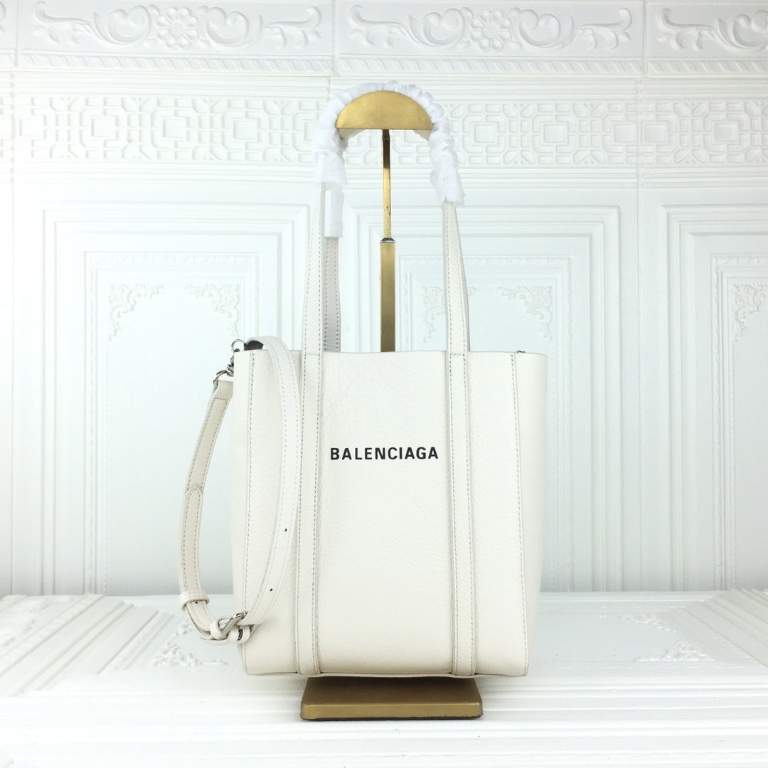 new-luxury-designer-bags-nm24819