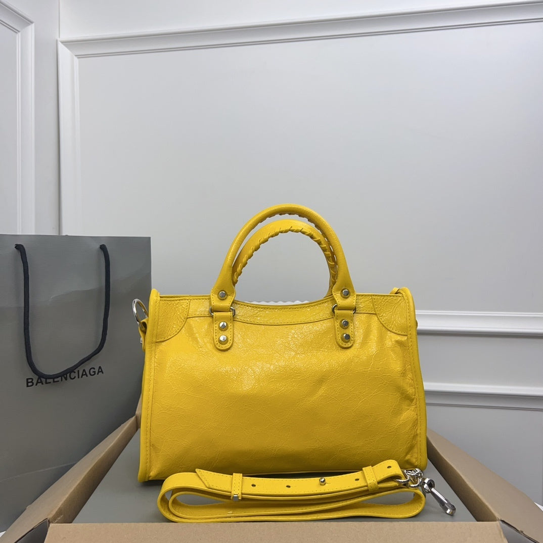new-designer-premium-bags-nm24028
