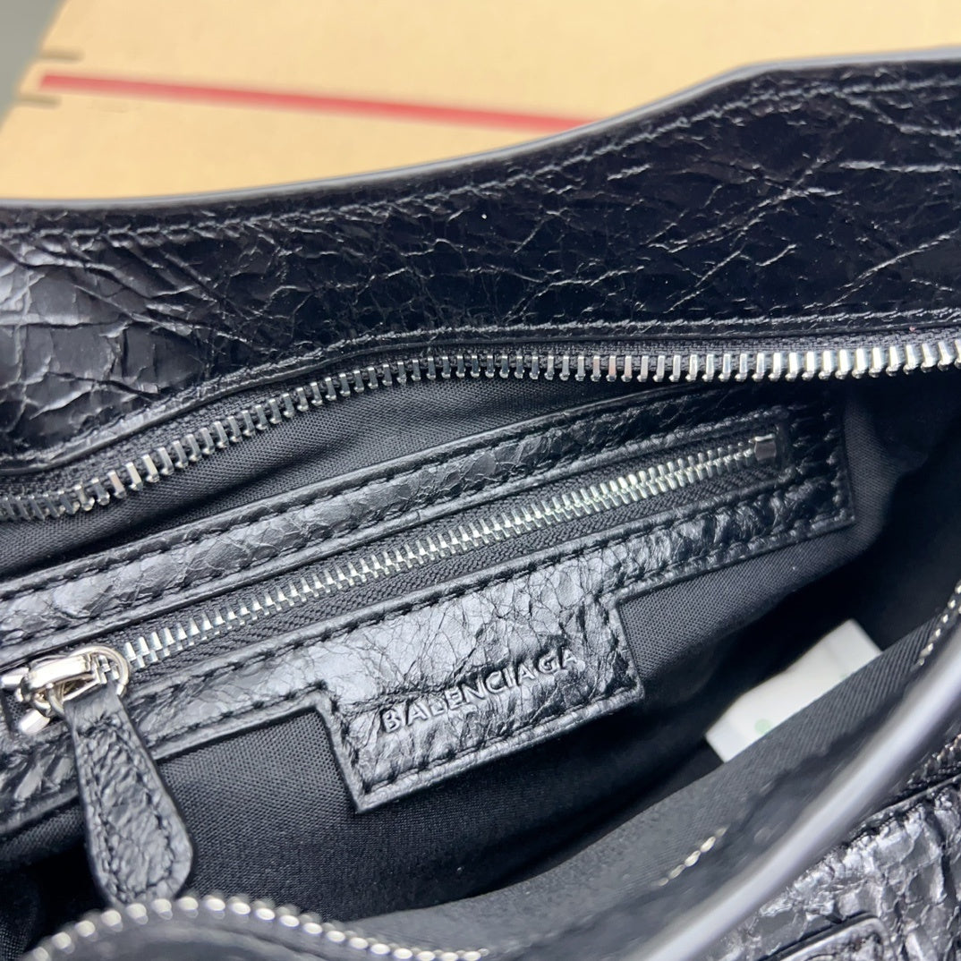 new-luxury-designer-bags-nm24041