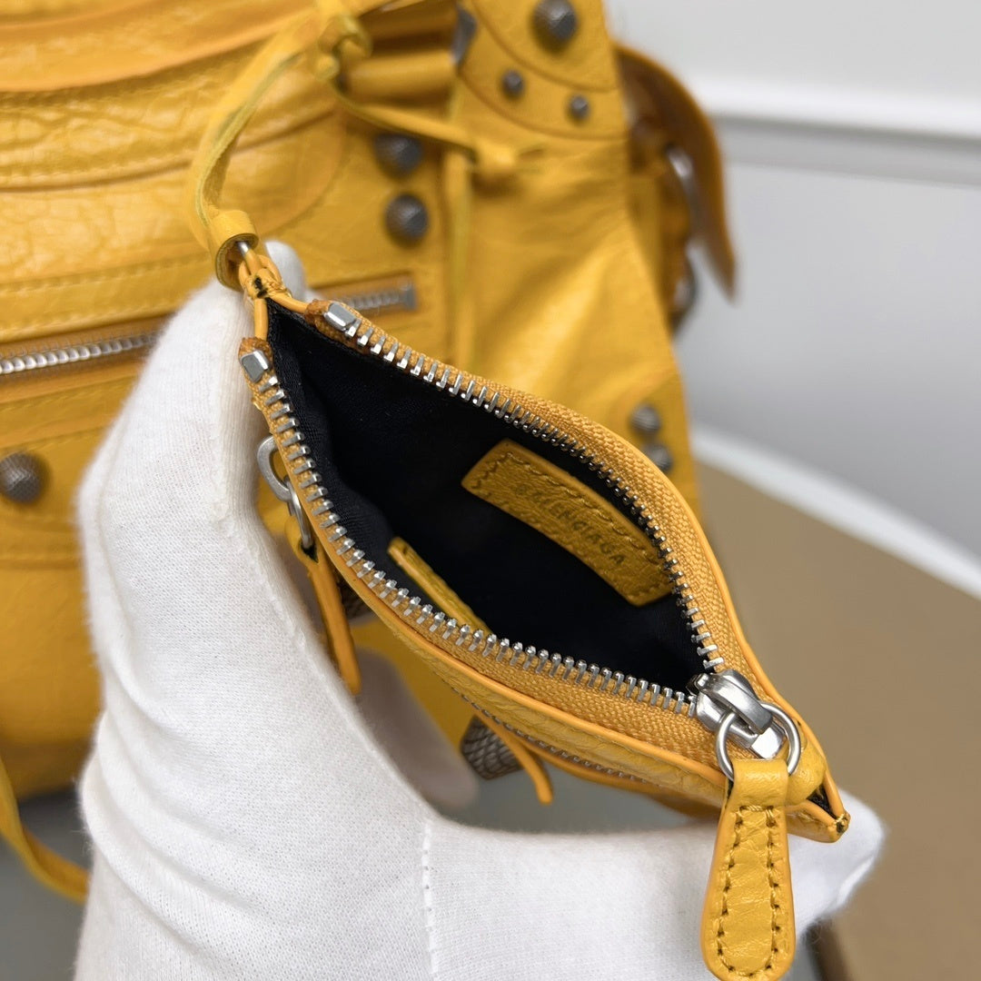 new-luxury-designer-bags-nm24279