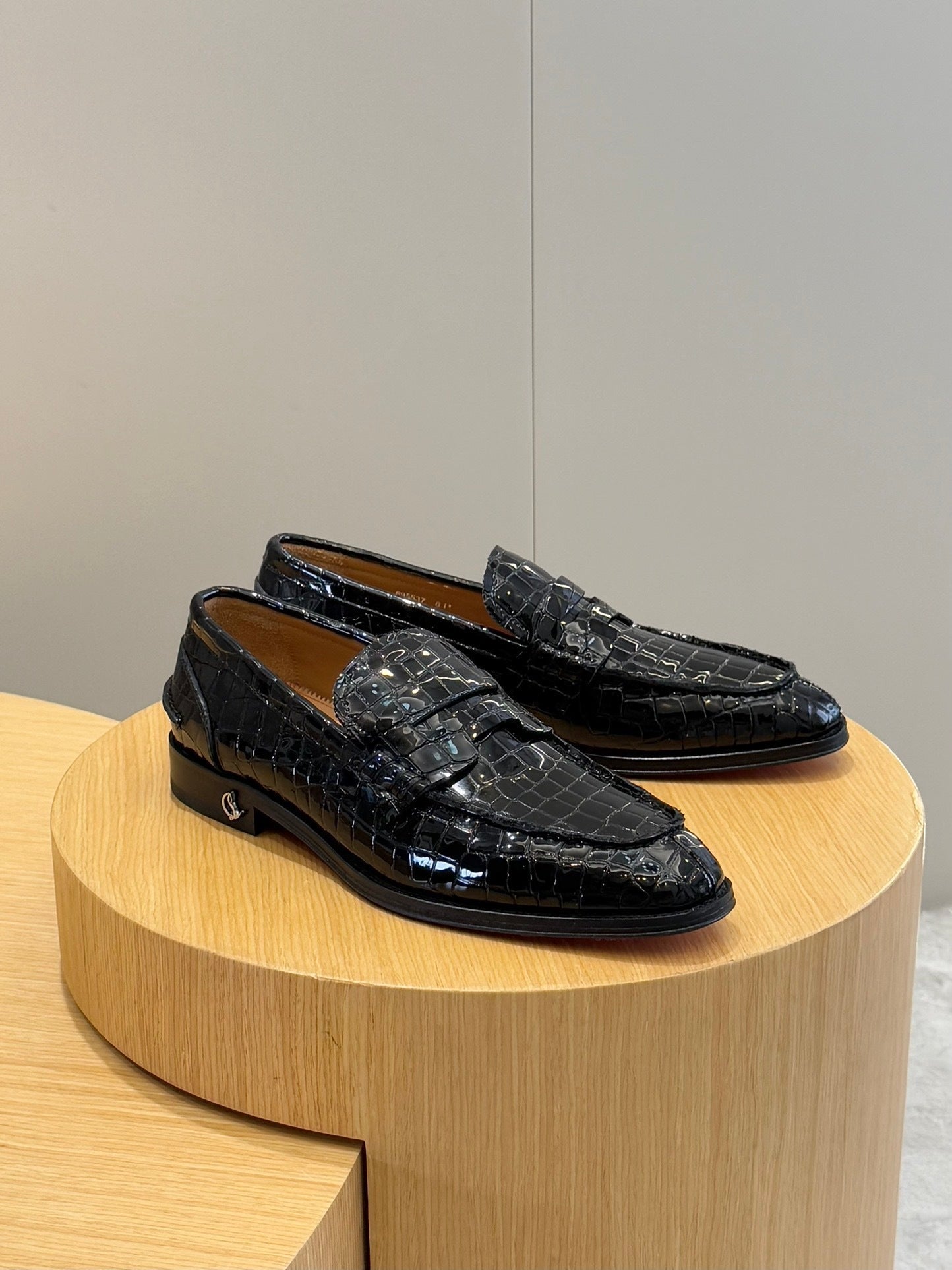 Dragons Bags - Premium Luxury Goods and Accessories - AFFORDABLE LUXURY HEELS - 8274