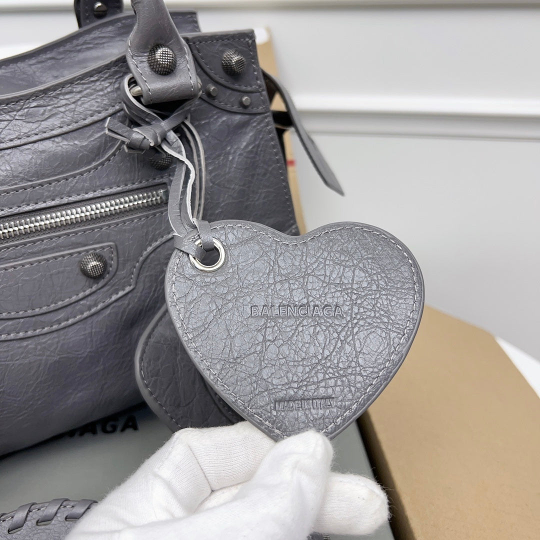 new-luxury-designer-bags-nm24276