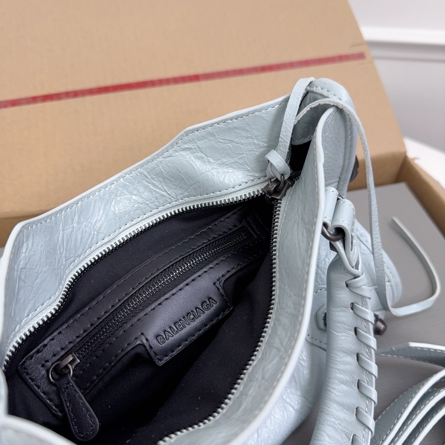 new-luxury-designer-bags-nm24047