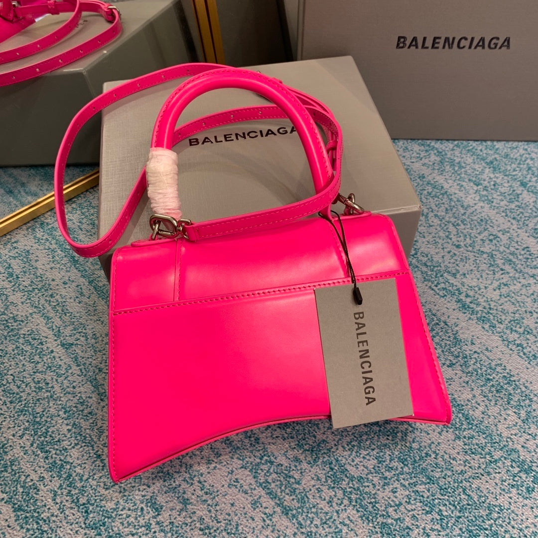 new-luxury-designer-bags-nm24083