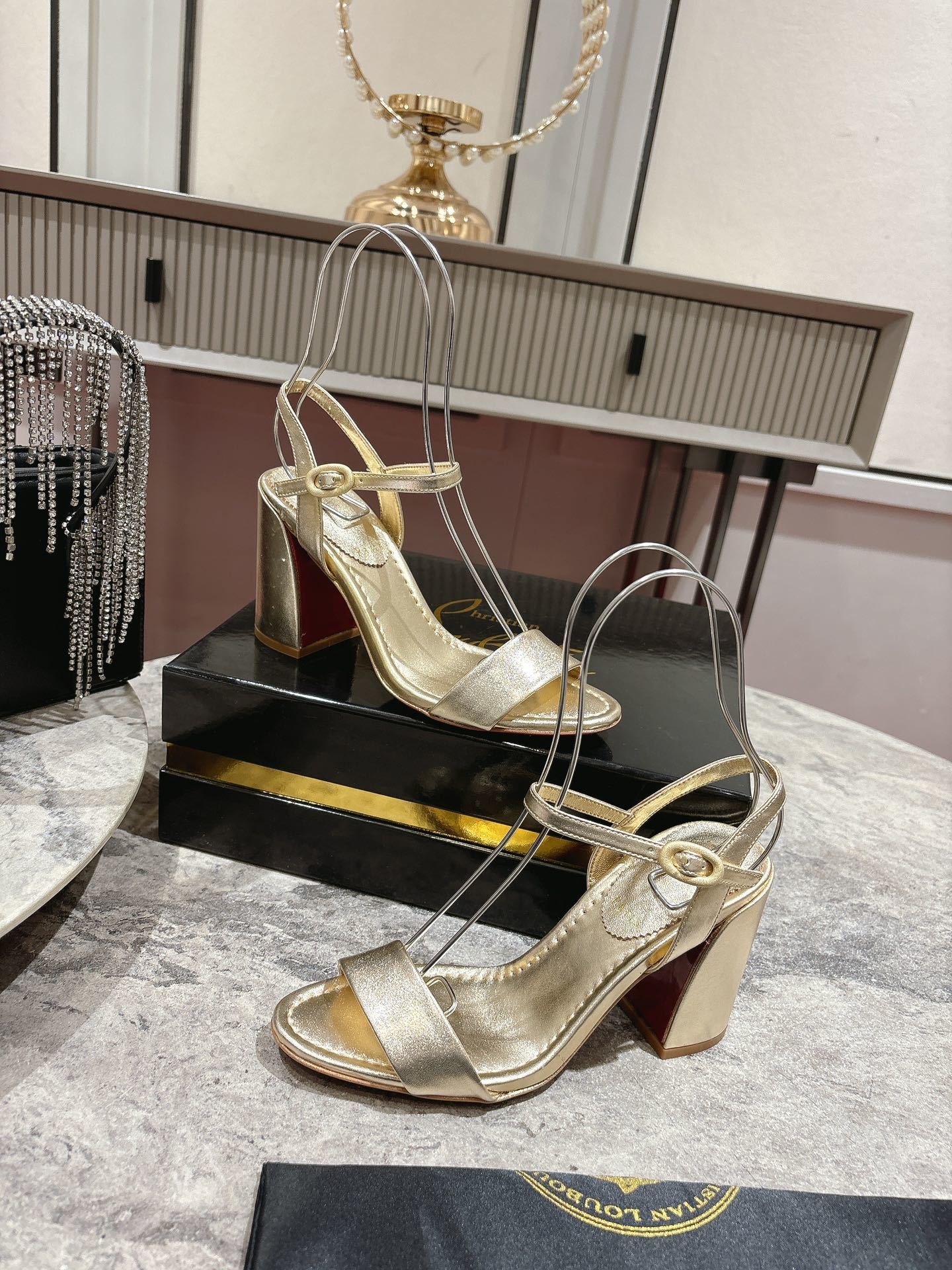Dragons Bags - Premium Luxury Goods and Accessories - AFFORDABLE LUXURY HEELS - 8302