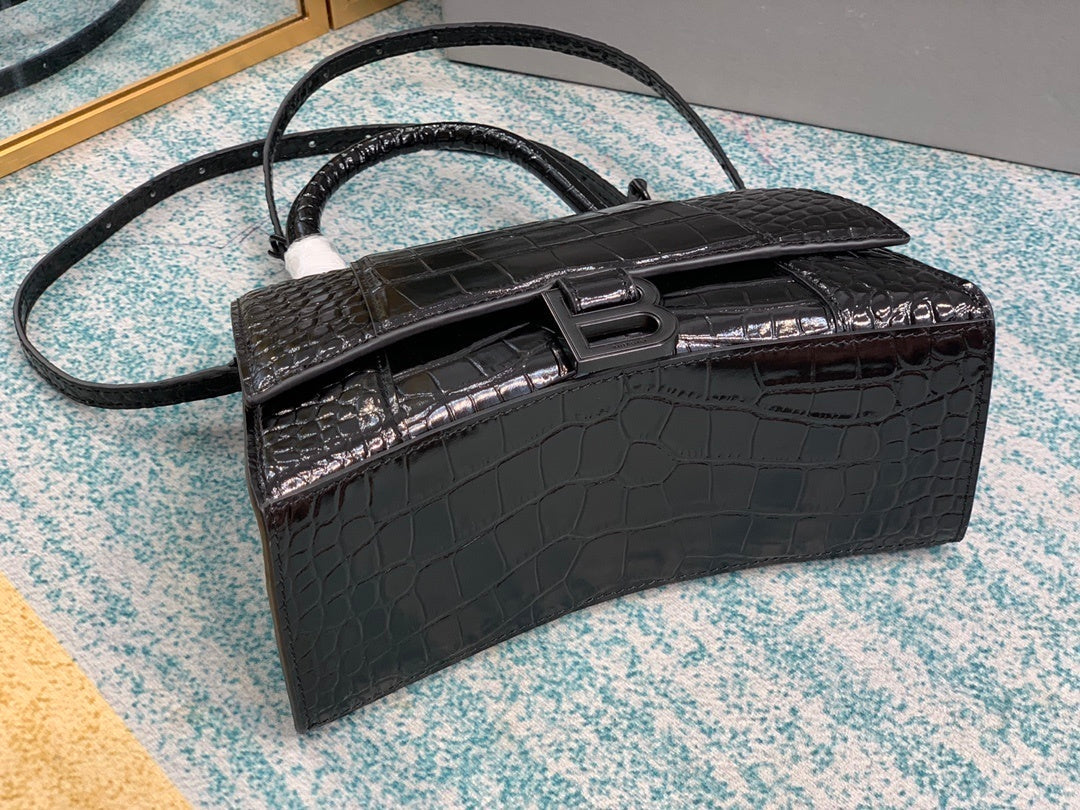 new-luxury-designer-bags-nm24079