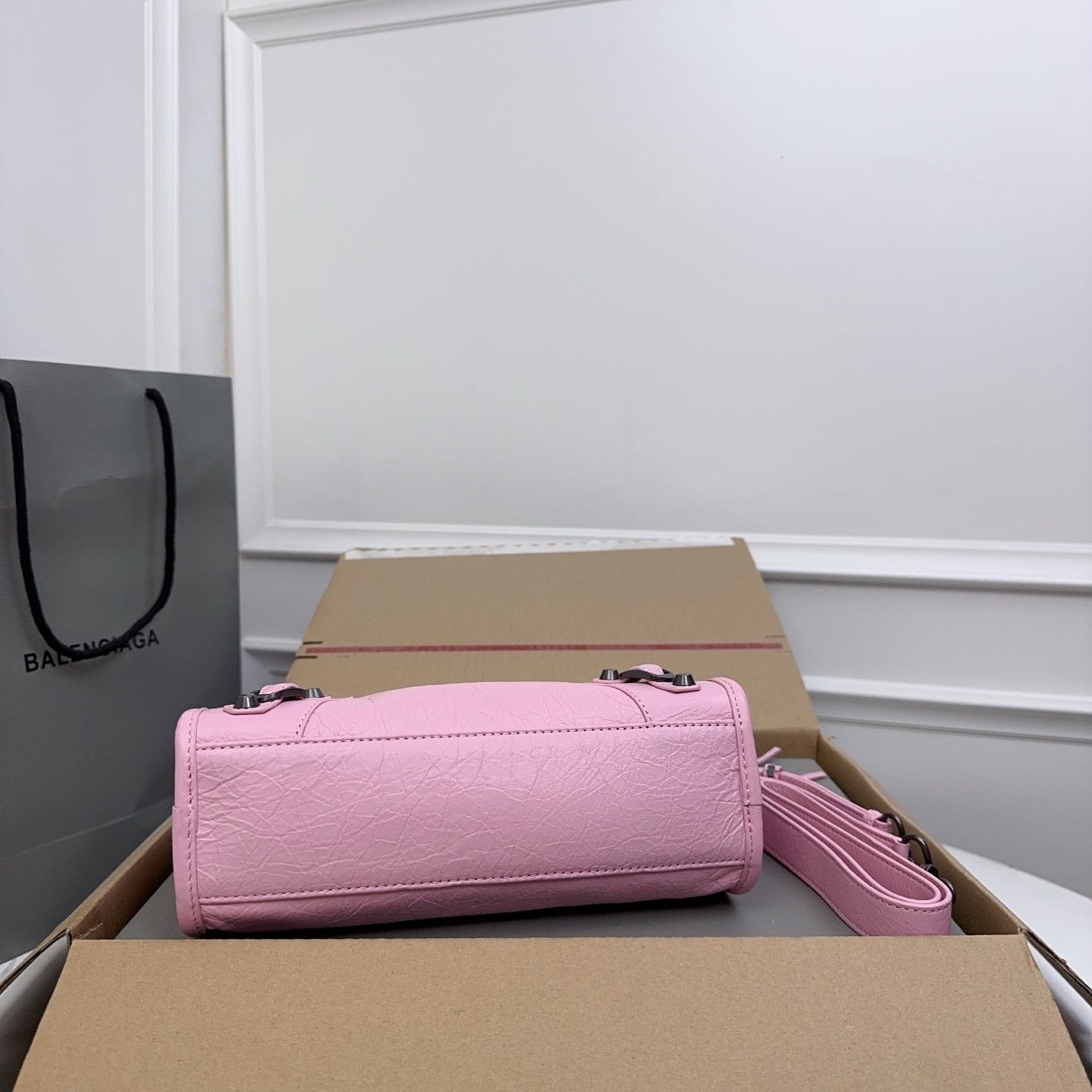 new-luxury-designer-bags-nm24045