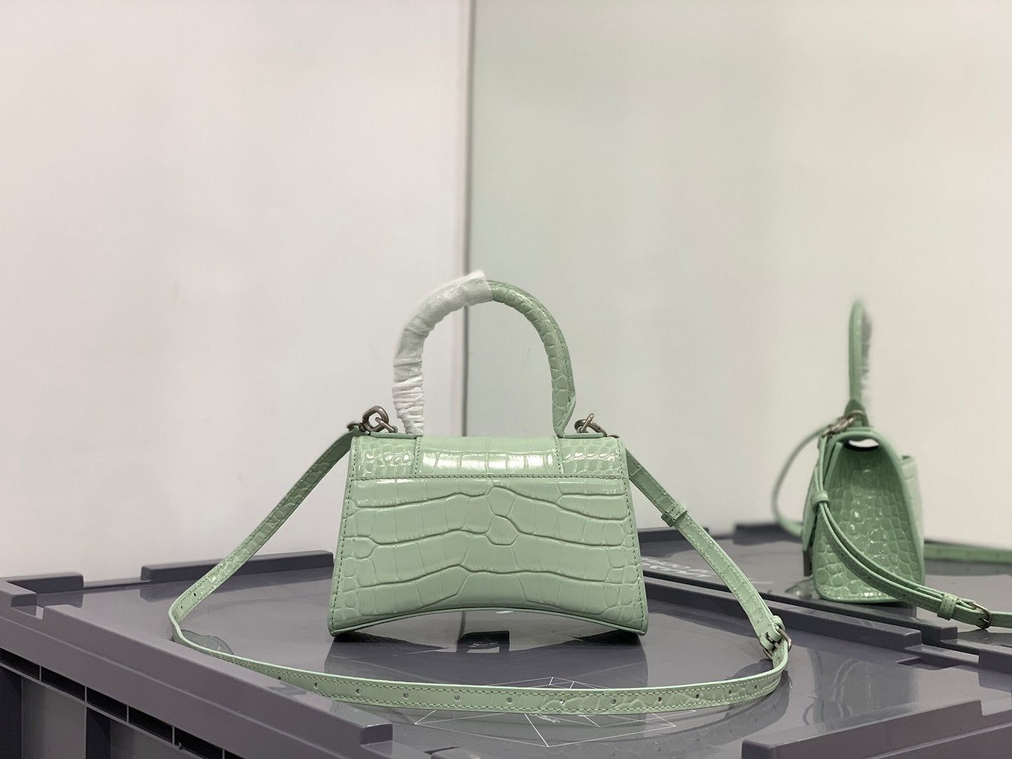 new-luxury-designer-bags-nm24066