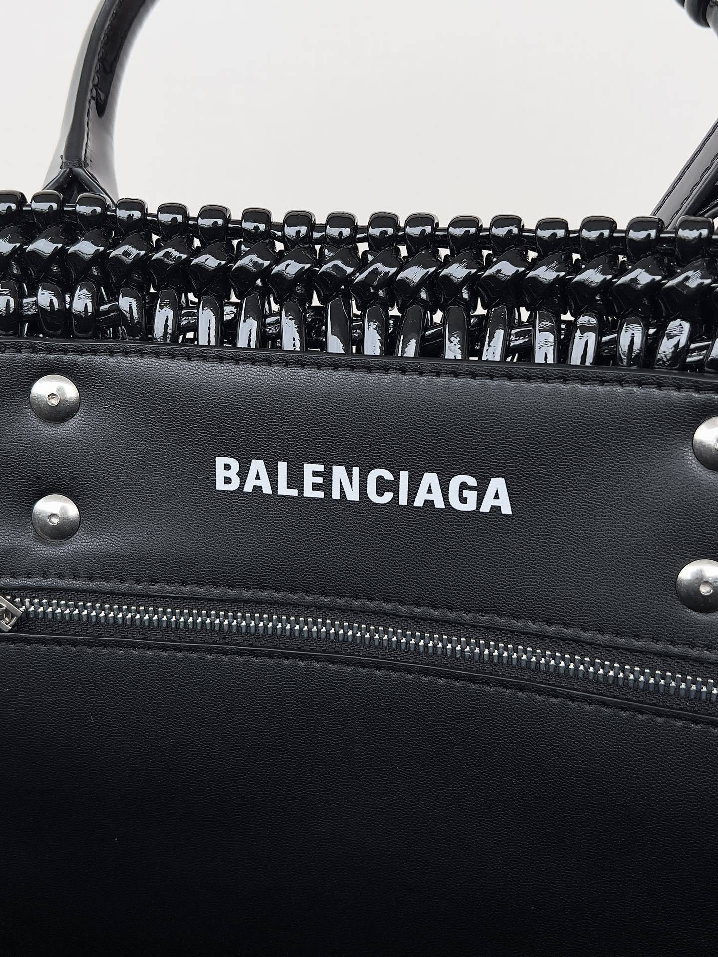 new-luxury-designer-bags-nm24063