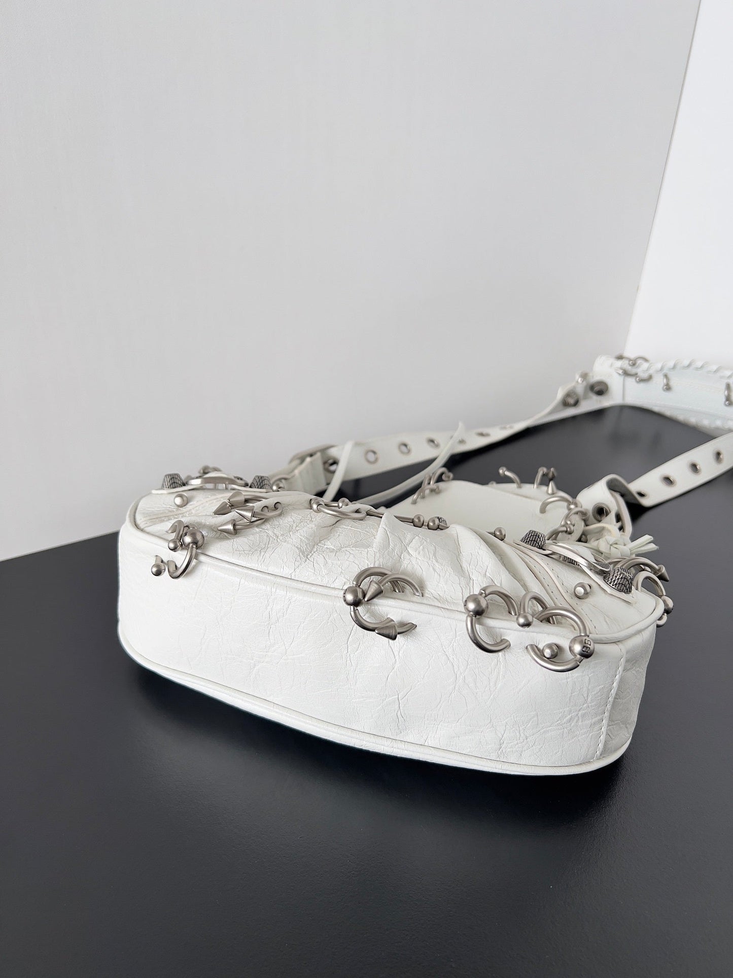 new-luxury-designer-bags-nm24358