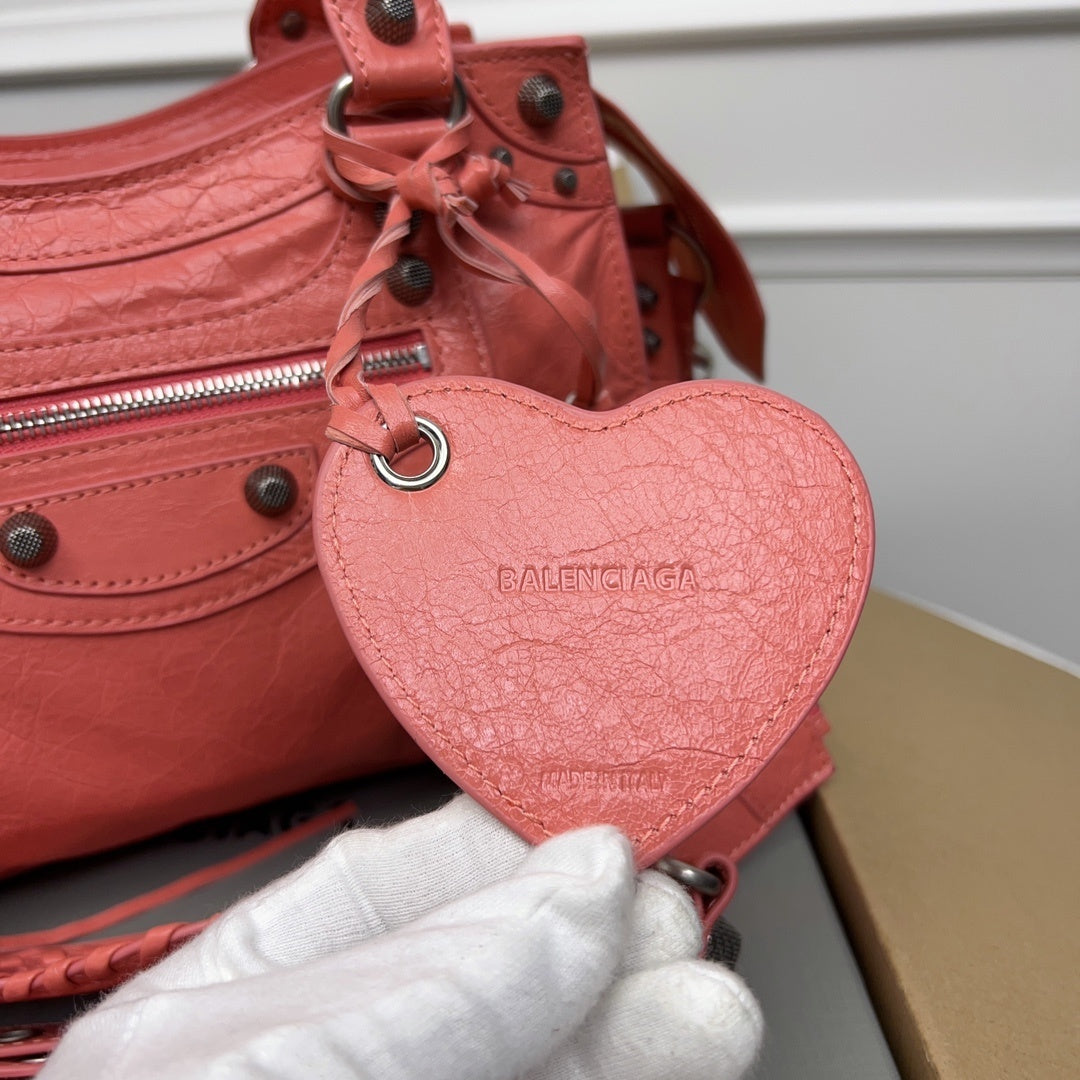 new-luxury-designer-bags-nm24280
