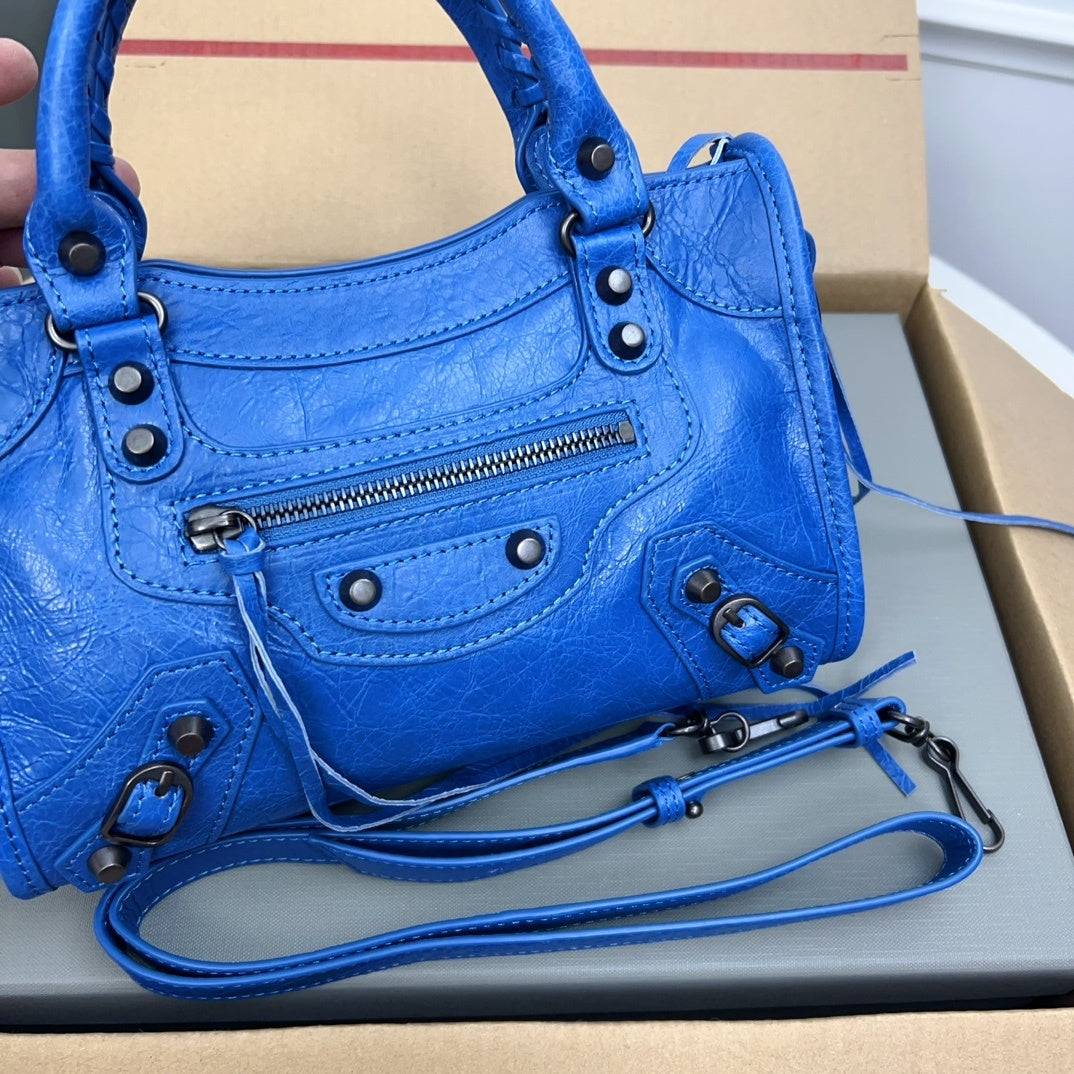 new-luxury-designer-bags-nm24038