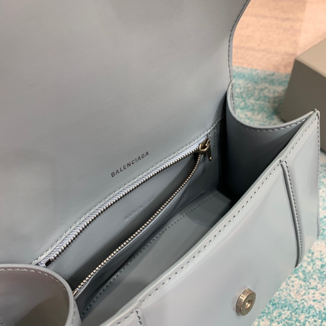 new-luxury-designer-bags-nm24084