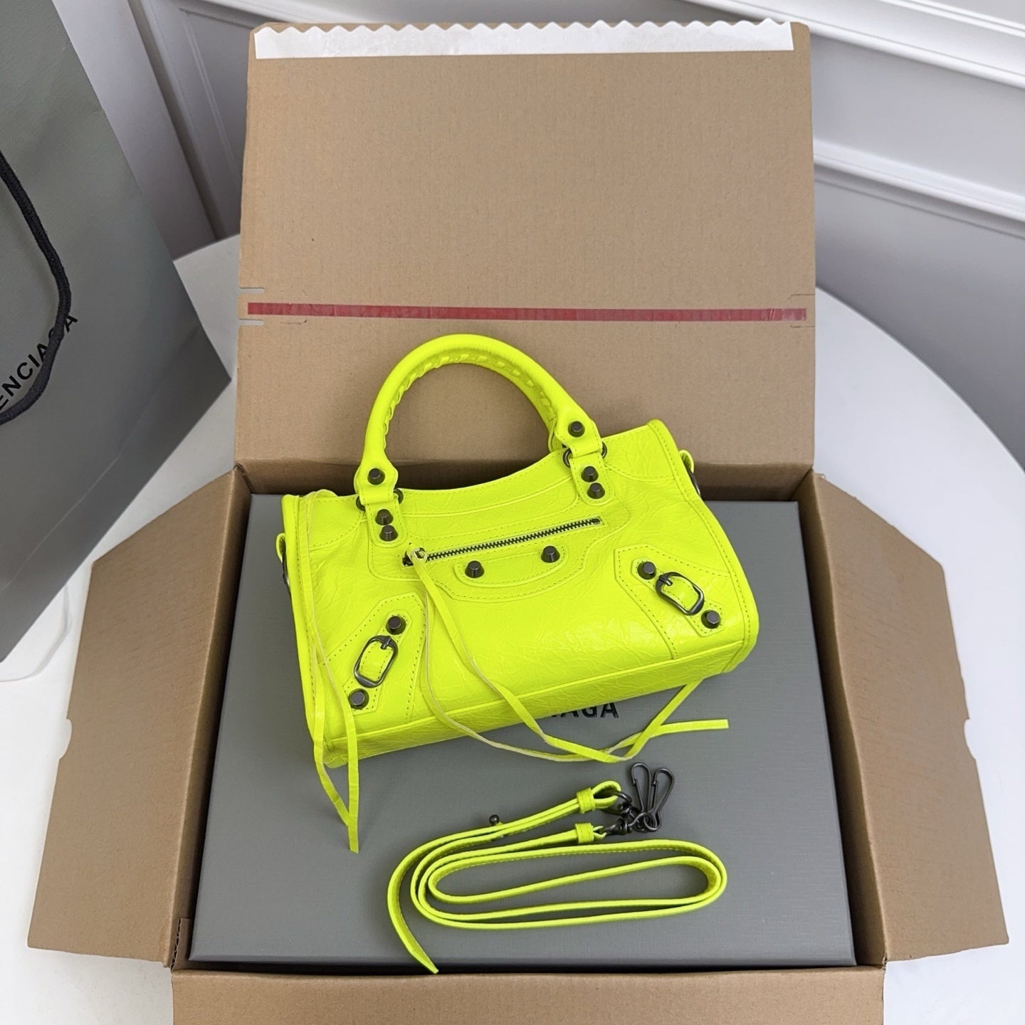 new-luxury-designer-bags-nm24048