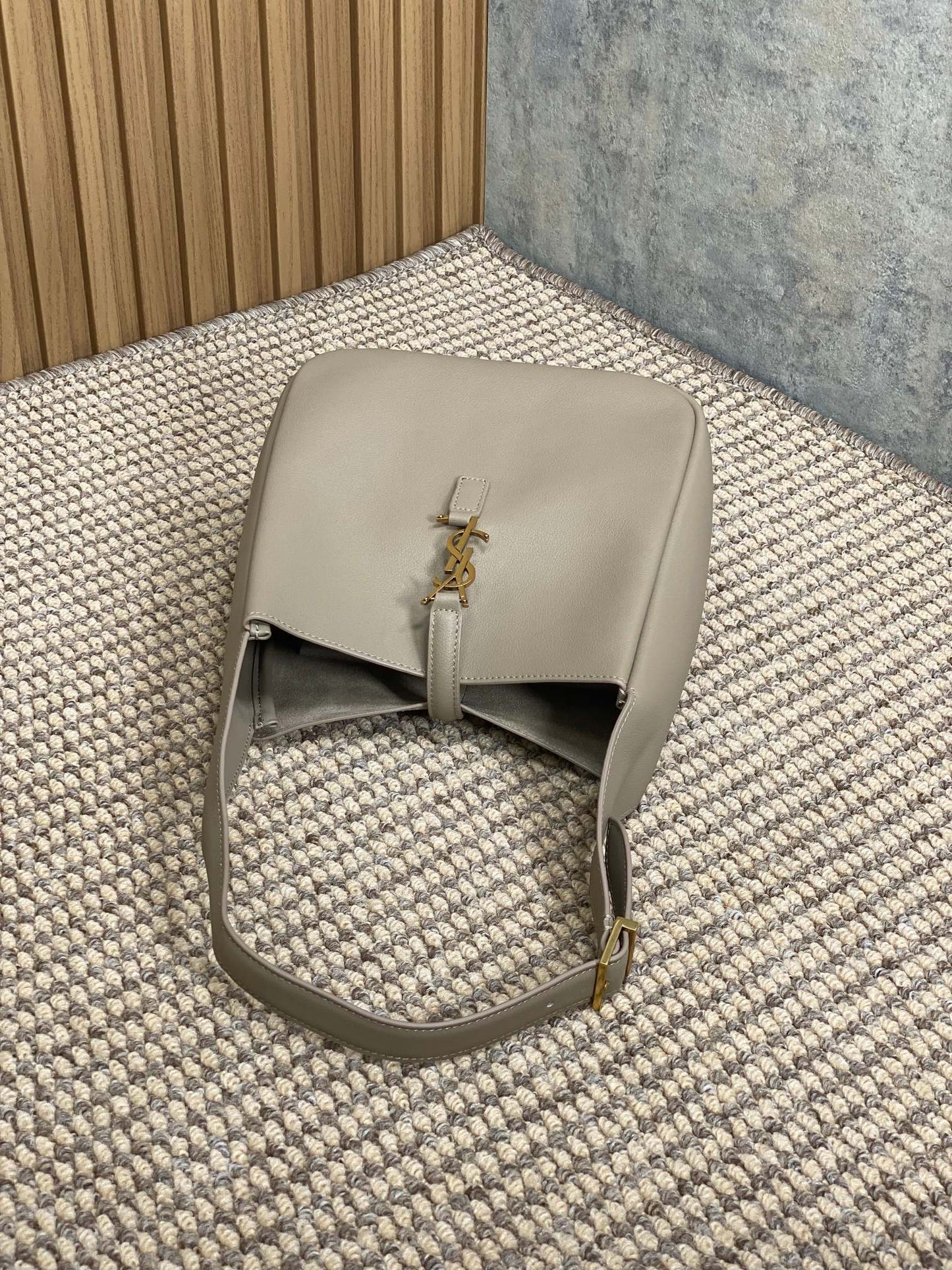 Dragons Bags - Best High-End Brands in One Place - AFFORDABLE LUXURY BAGS - 5913