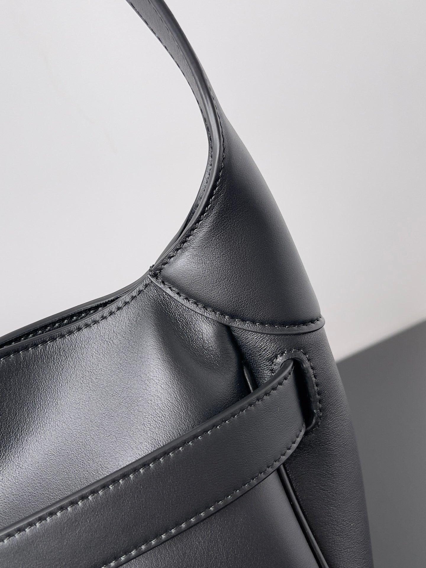 new-luxury-designer-bags-nm24354