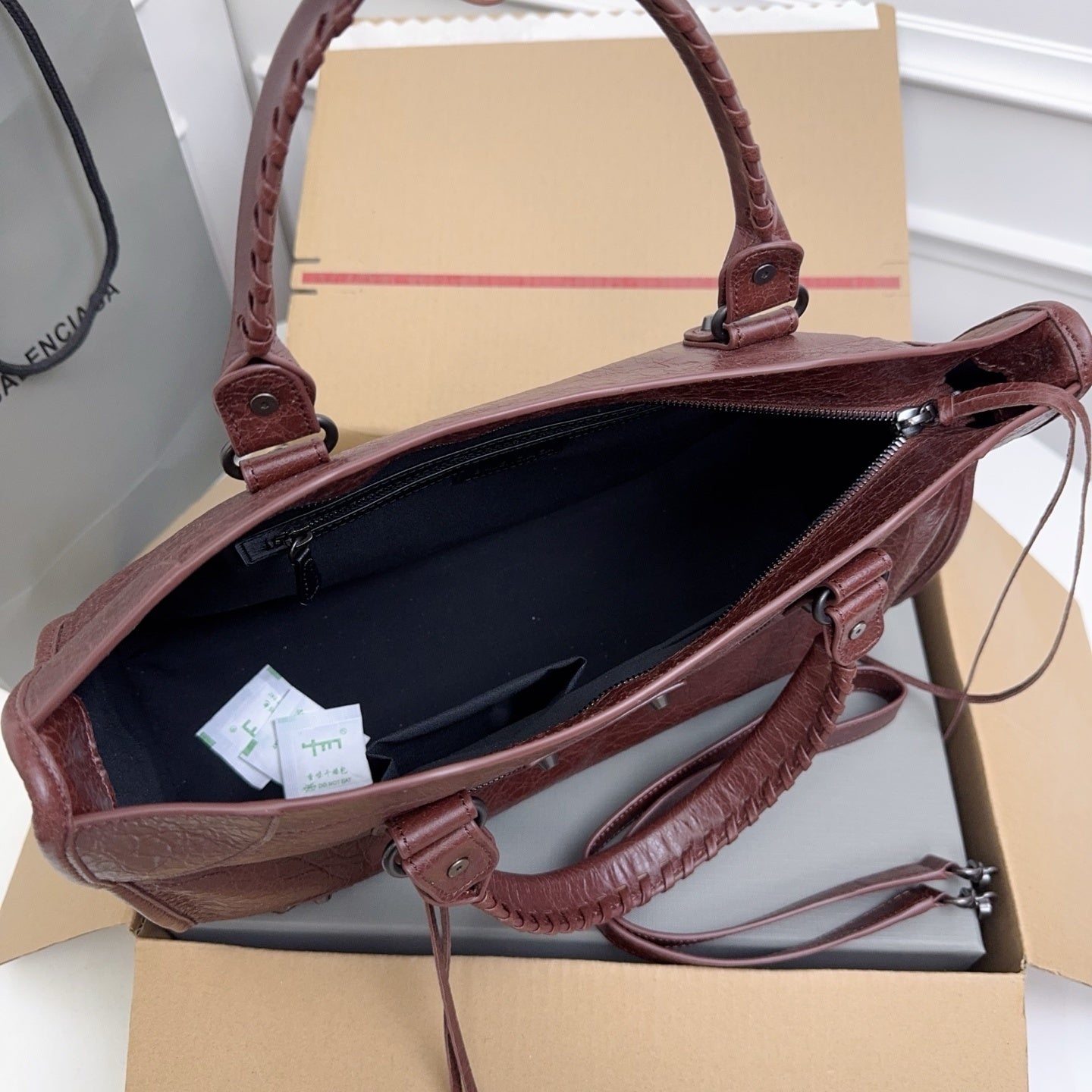 new-designer-premium-bags-nm24004