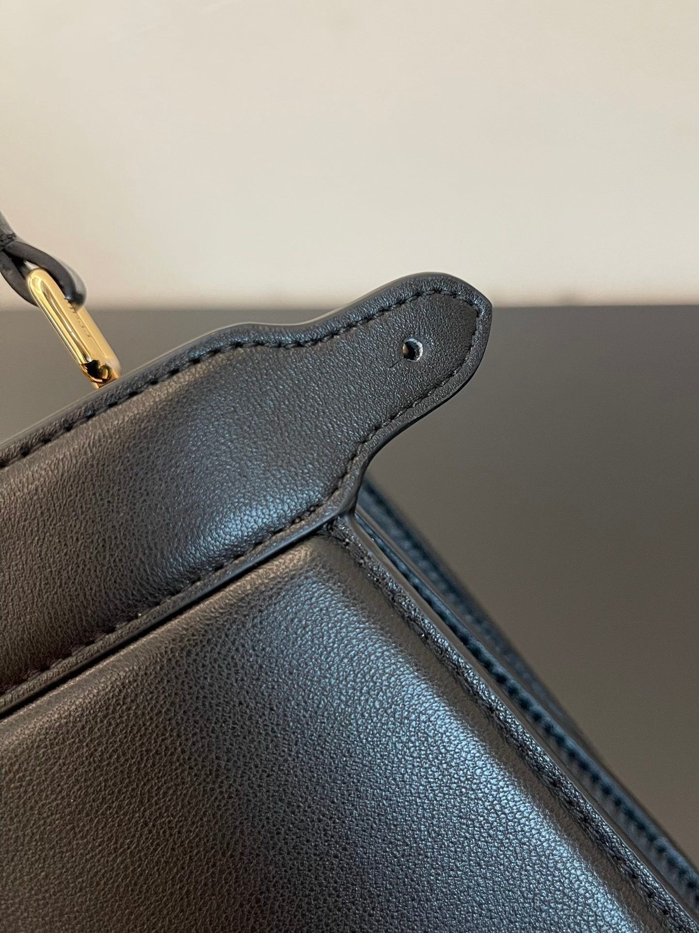 Dragons Bags - Best High-End Brands in One Place - AFFORDABLE LUXURY BAGS - 19148