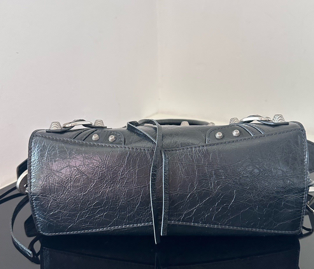new-luxury-designer-bags-nm24359
