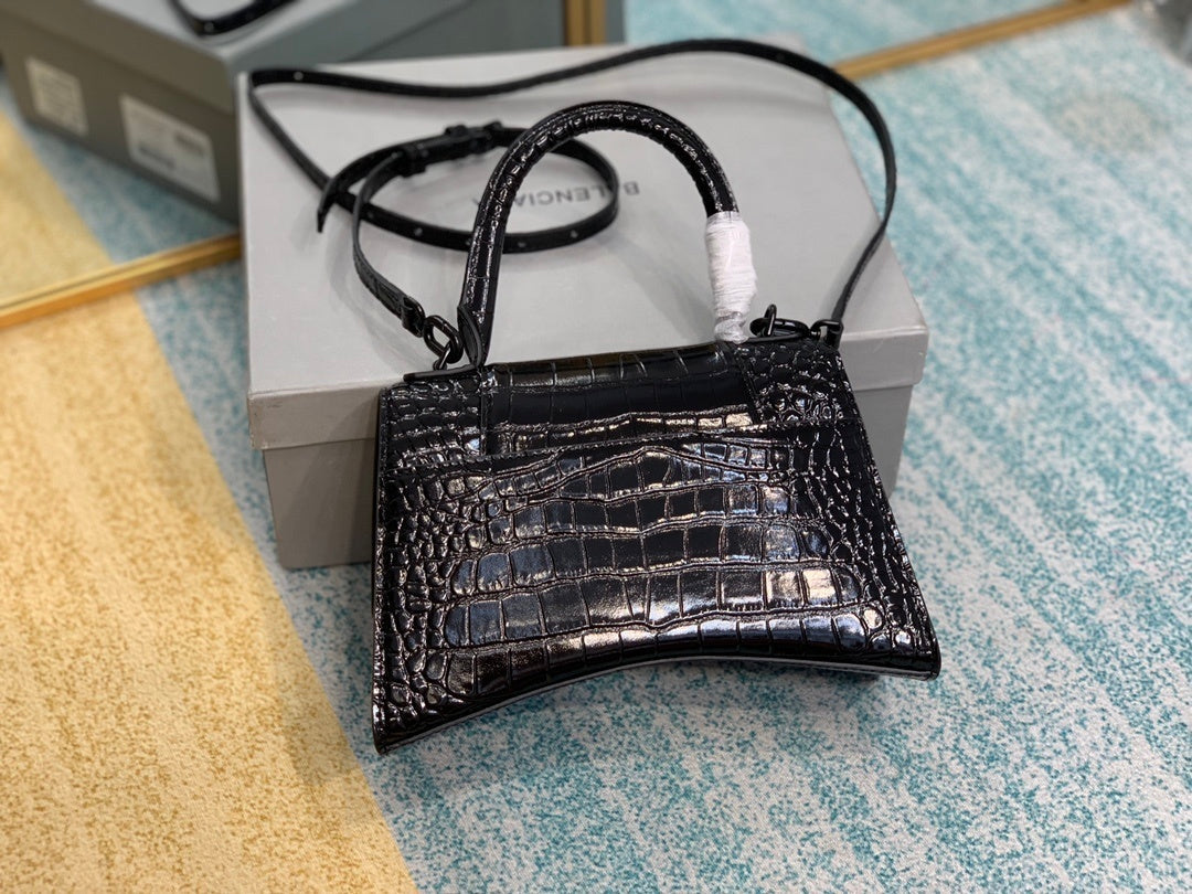 new-luxury-designer-bags-nm24079