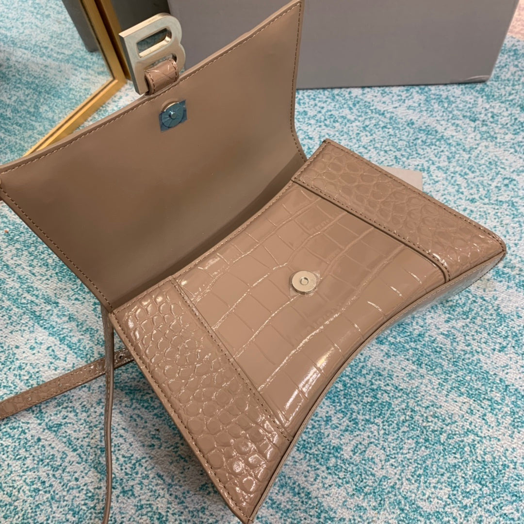 new-luxury-designer-bags-nm24081