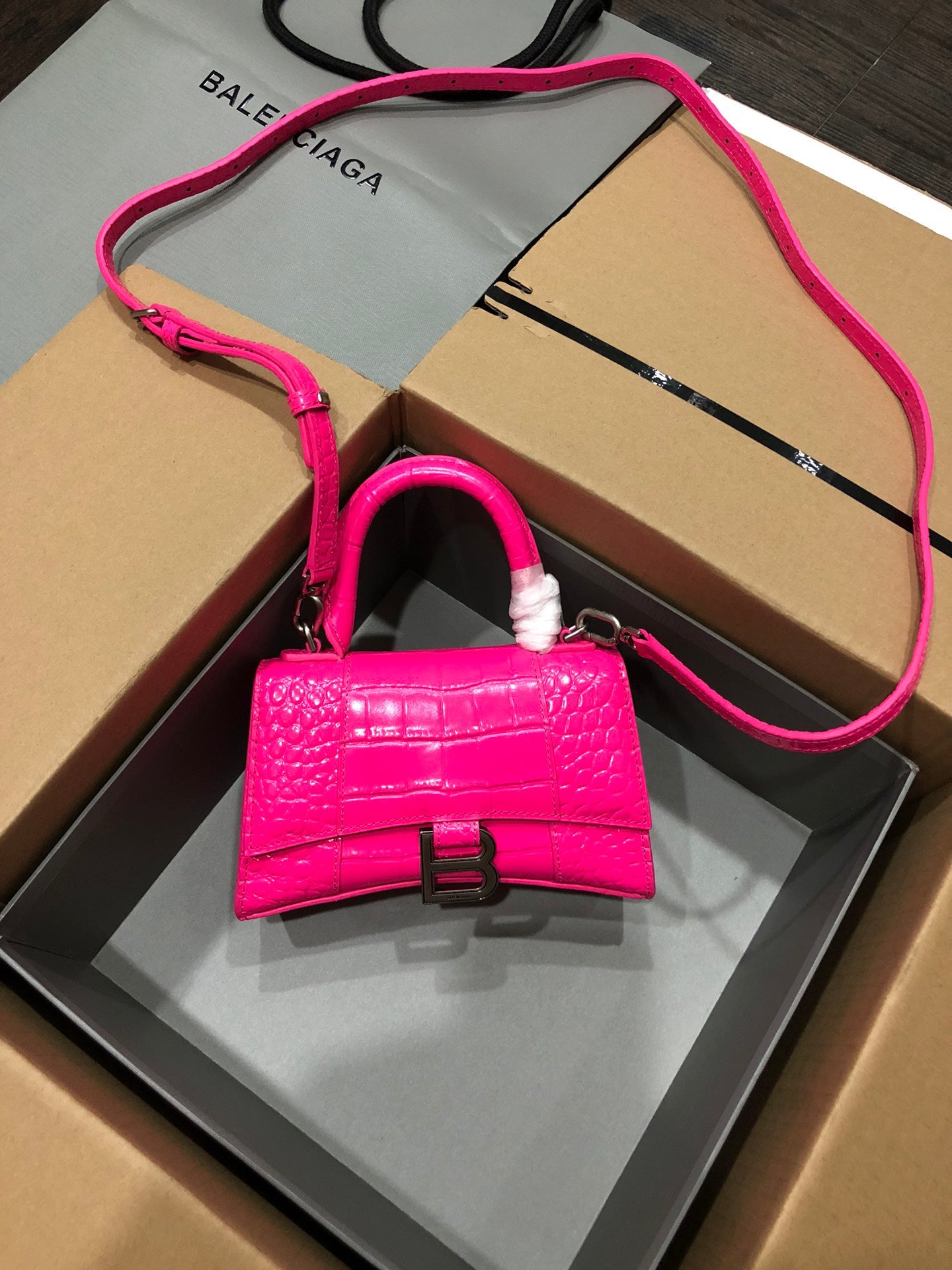 new-luxury-designer-bags-nm25071