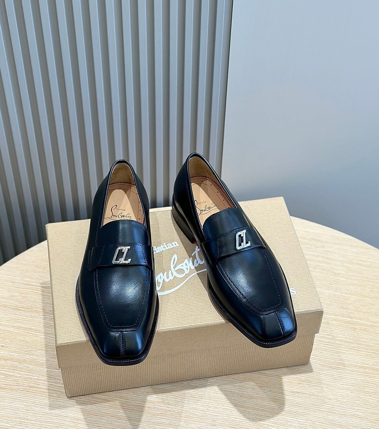 Dragons Bags - High-Quality Designer Products for You - AFFORDABLE LUXURY HEELS - 8043