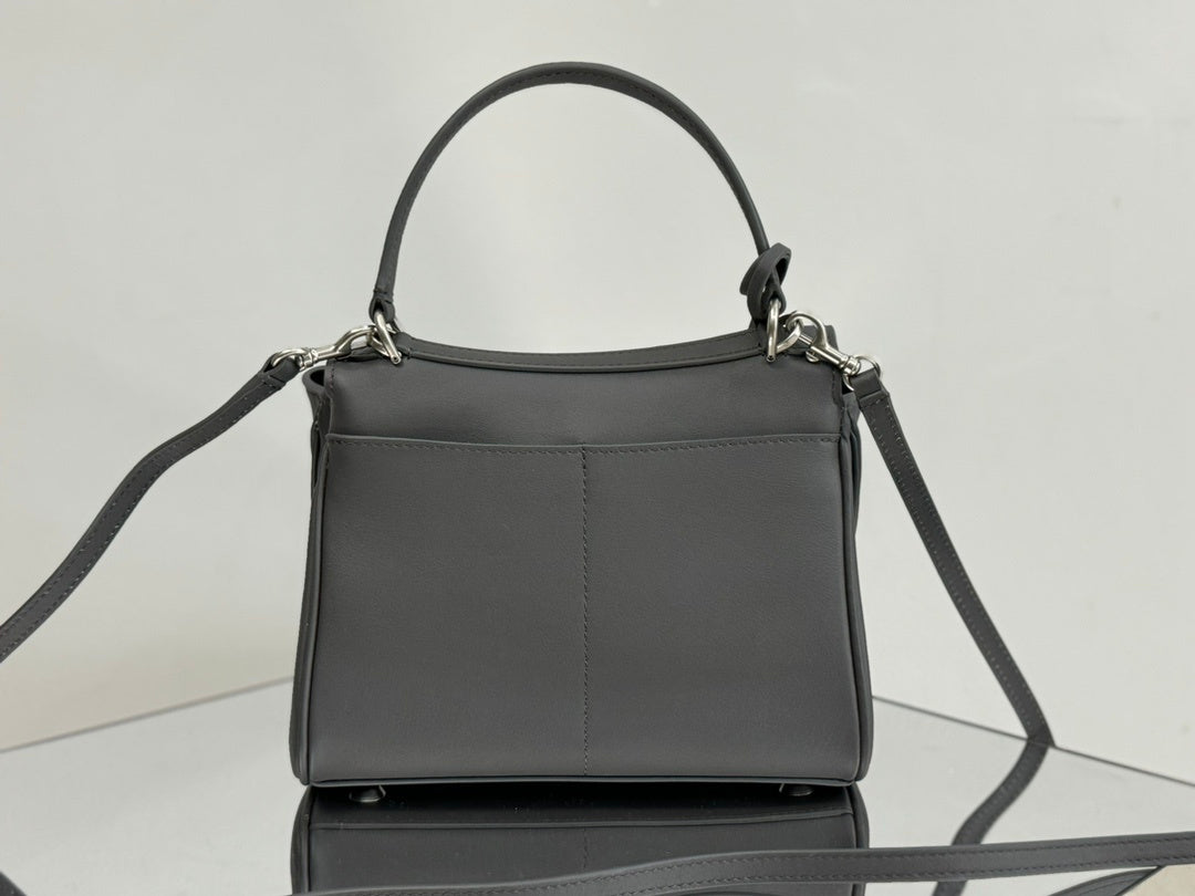 new-luxury-designer-bags-nm25107